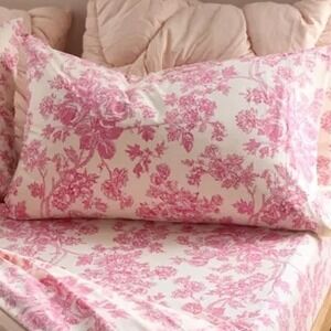 Urban Outfitters UO Home Floral Standard Pillowcase Pink Toile Vintage Inspired